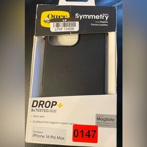 OtterBox Midnight Black Leather MagSafe Case